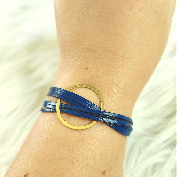 New Ryze Women's Royal Blue & Gold Ring Vegan Leather Magnetic Wrap Bracelet - Picture 4 of 5